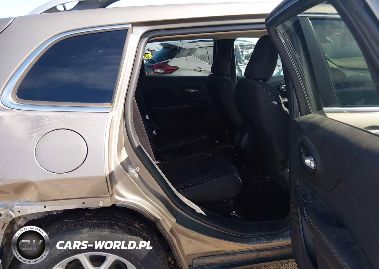 2016 Jeep Cherokee Latitude VIN:1C4PJMCB5GW359254 - 8