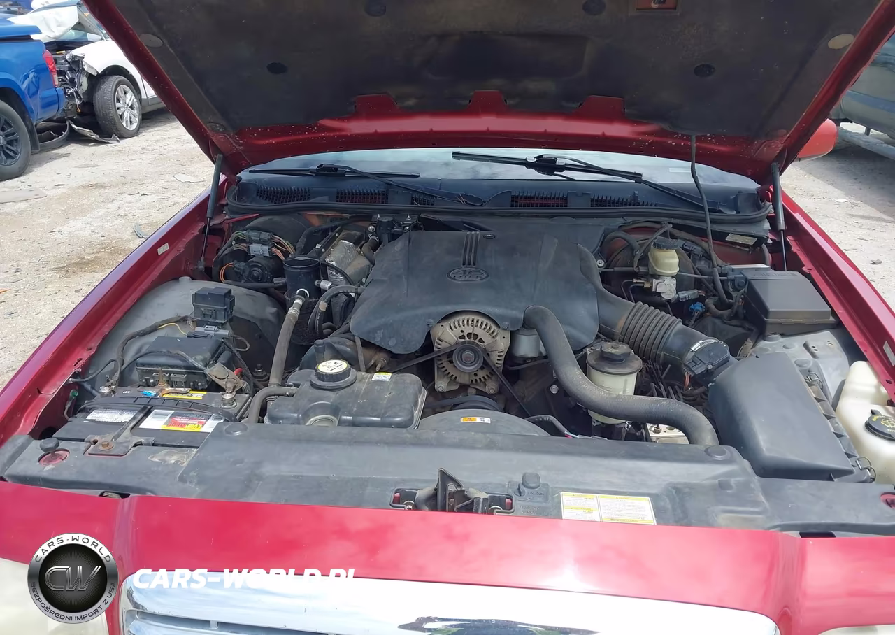 2001 Ford Crown Victoria Lx VIN:2FAFP74W31X135947 - 10