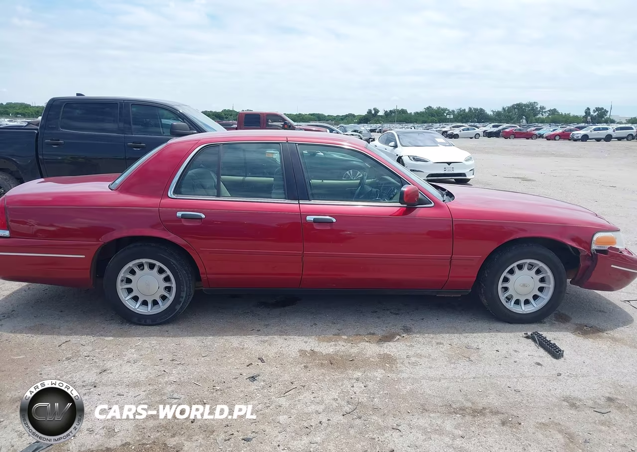 2001 Ford Crown Victoria Lx VIN:2FAFP74W31X135947 - 13