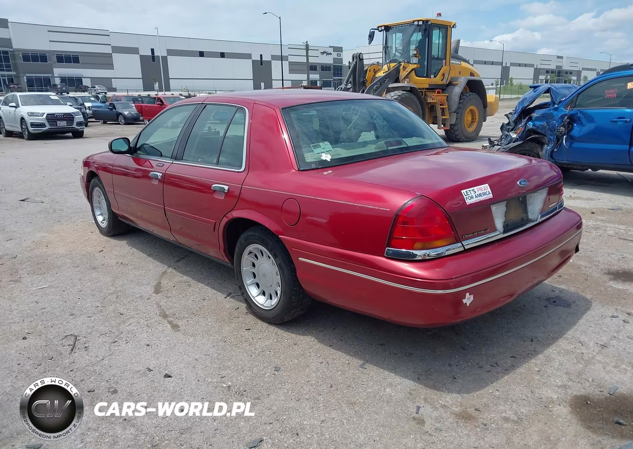 2001 Ford Crown Victoria Lx VIN:2FAFP74W31X135947 - 3
