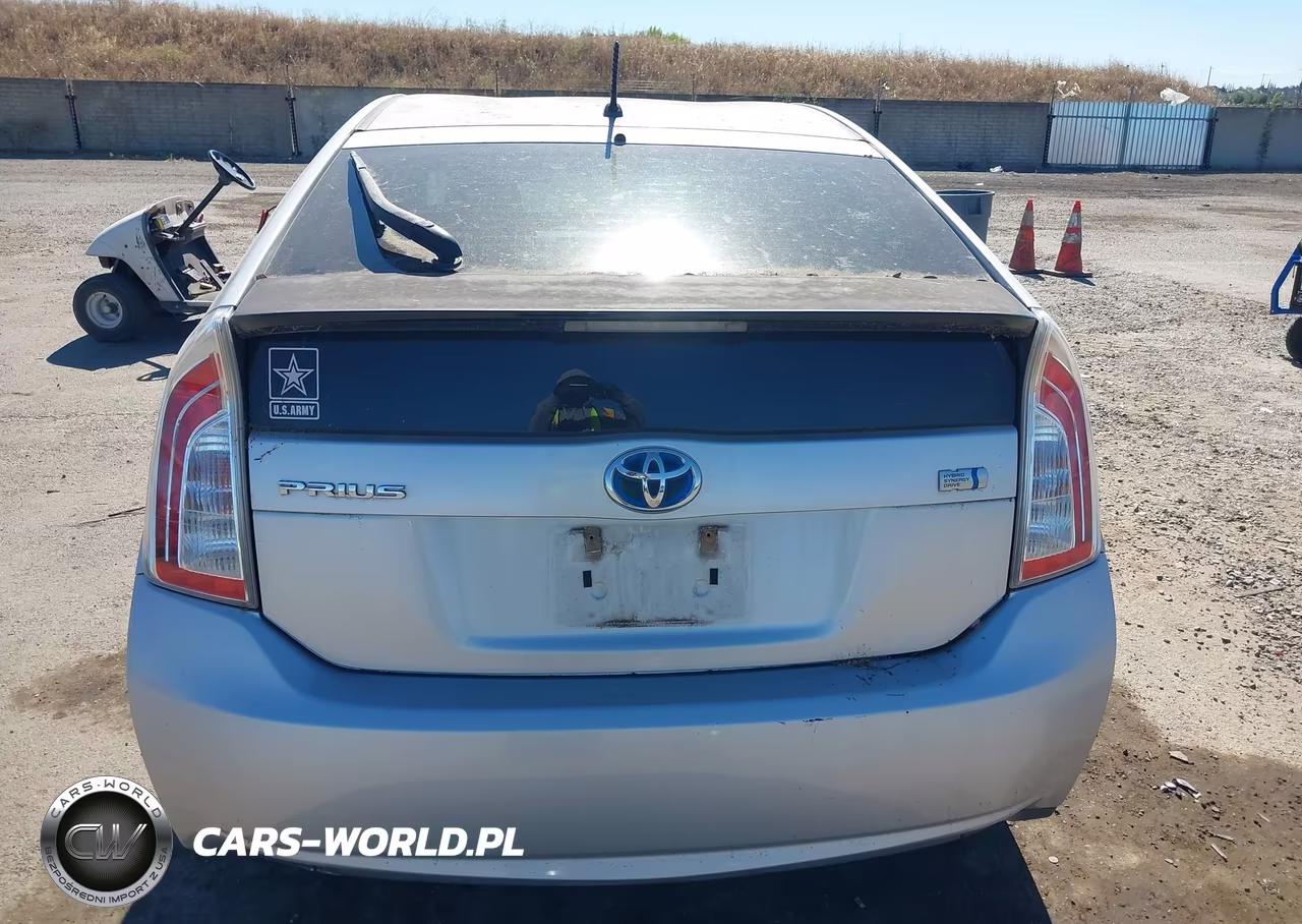 2013 Toyota Prius Two VIN:JTDKN3DU1D1722019 - 16