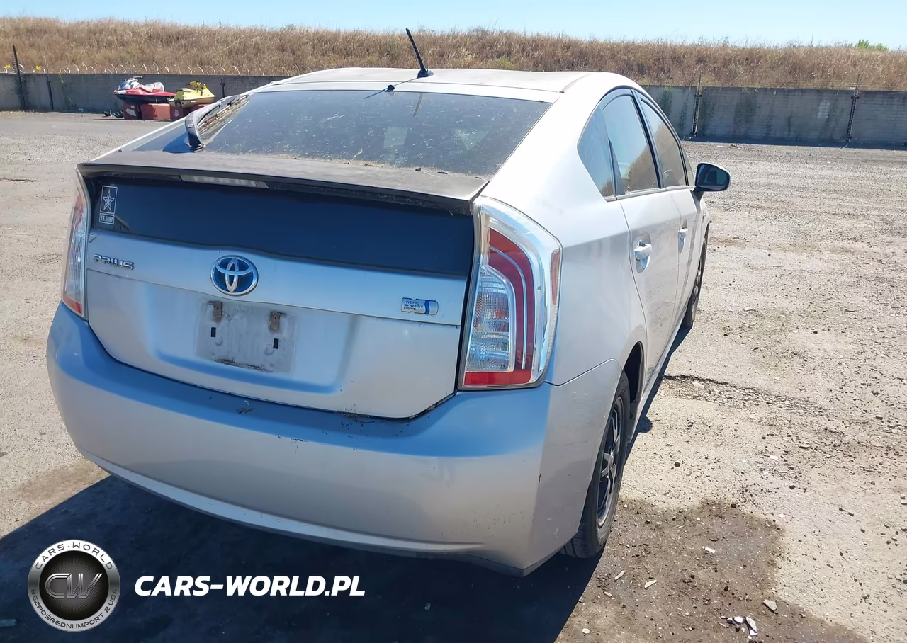 2013 Toyota Prius Two VIN:JTDKN3DU1D1722019 - 4