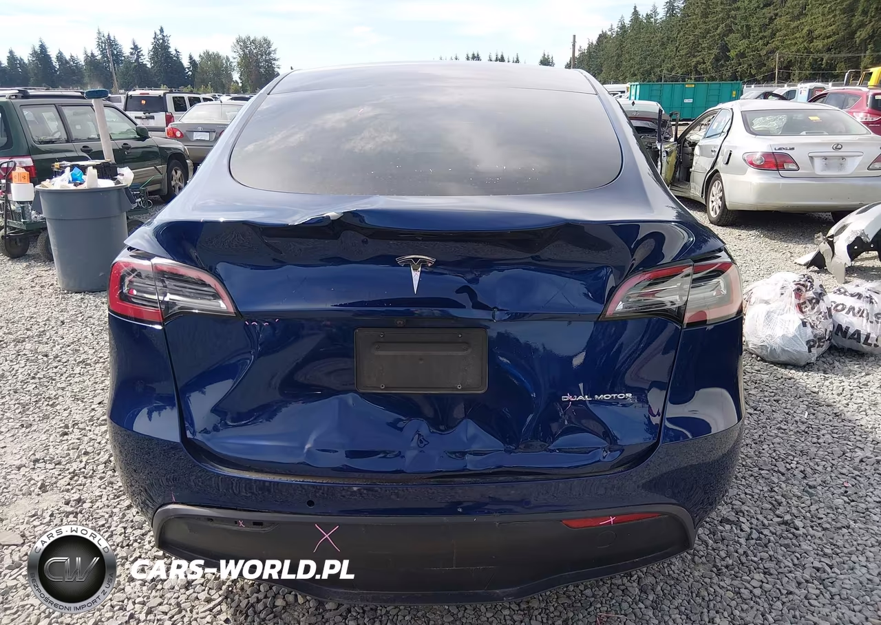 2022 Tesla Model Y Long Range Dual Motor All-Wheel Drive VIN:7SAYGDEE2NF558941 - 17