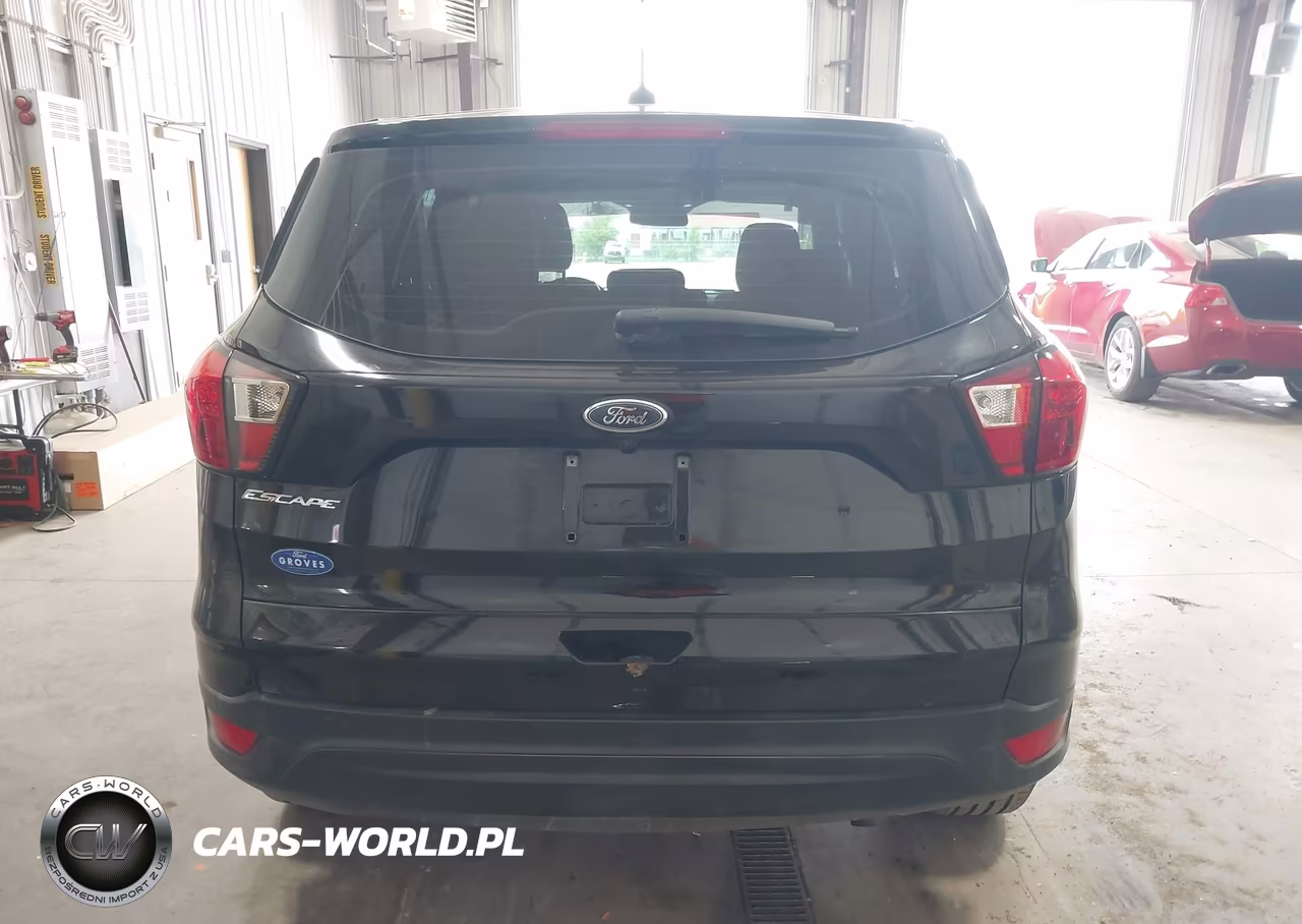 2019 Ford Escape S VIN:1FMCU0F7XKUC03586 - 16