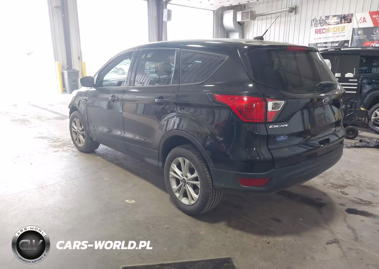 2019 Ford Escape S VIN:1FMCU0F7XKUC03586 - 3