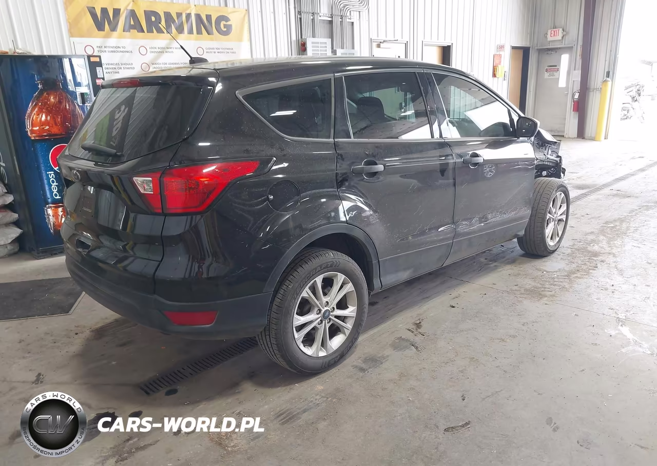 2019 Ford Escape S VIN:1FMCU0F7XKUC03586 - 4