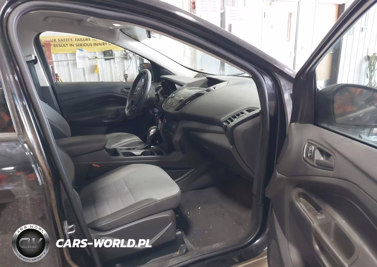 2019 Ford Escape S VIN:1FMCU0F7XKUC03586 - 5