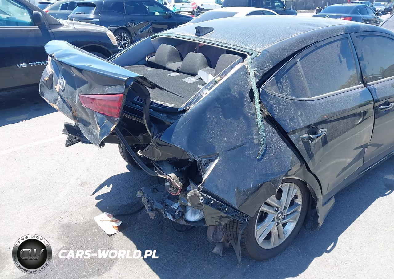 2019 Hyundai Elantra Value Edition VIN:5NPD84LF3KH496192 - 18
