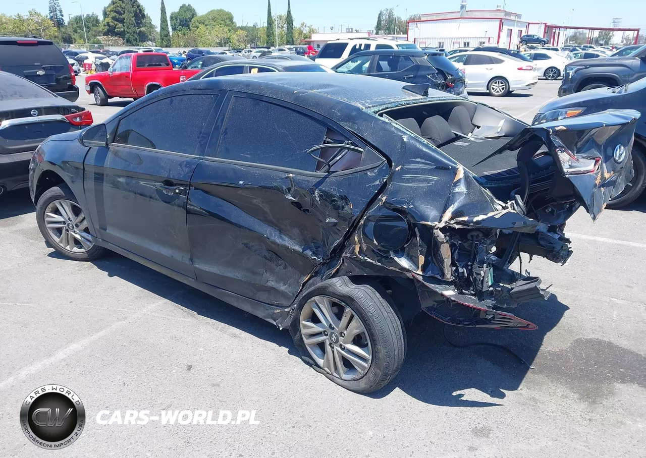 2019 Hyundai Elantra Value Edition VIN:5NPD84LF3KH496192 - 3
