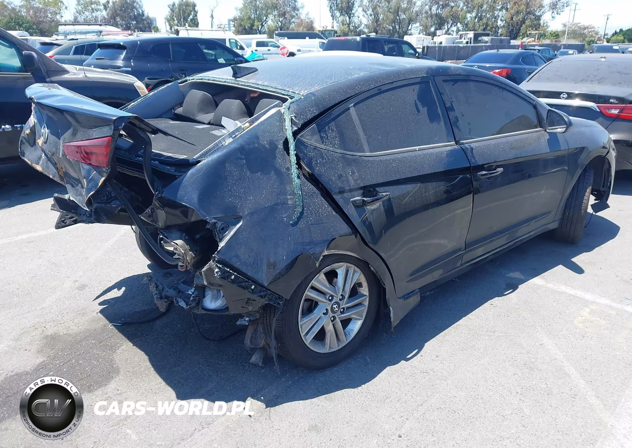 2019 Hyundai Elantra Value Edition VIN:5NPD84LF3KH496192 - 4