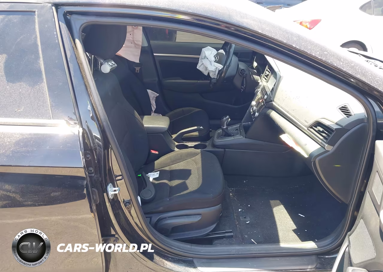 2019 Hyundai Elantra Value Edition VIN:5NPD84LF3KH496192 - 5