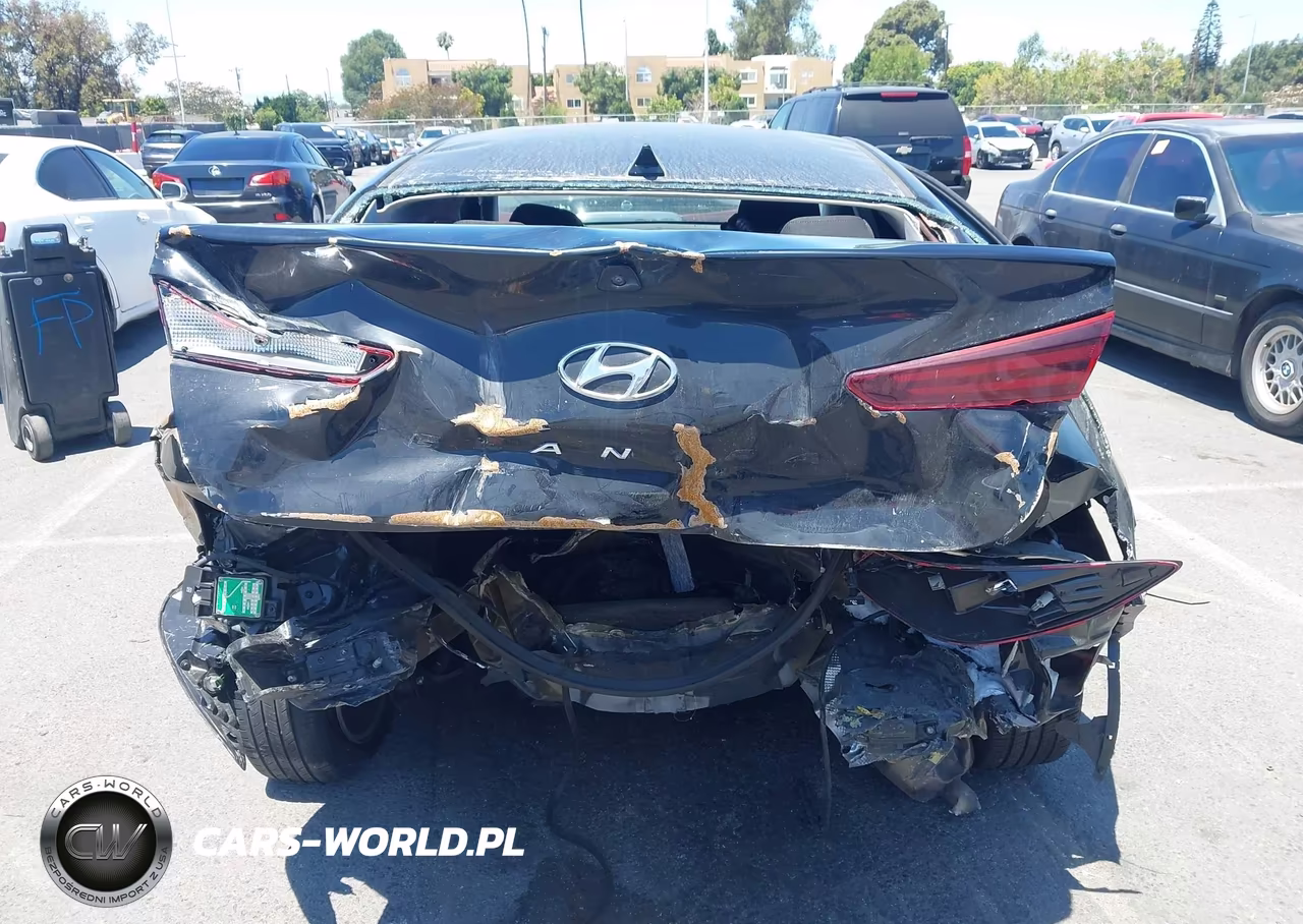 2019 Hyundai Elantra Value Edition VIN:5NPD84LF3KH496192 - 6