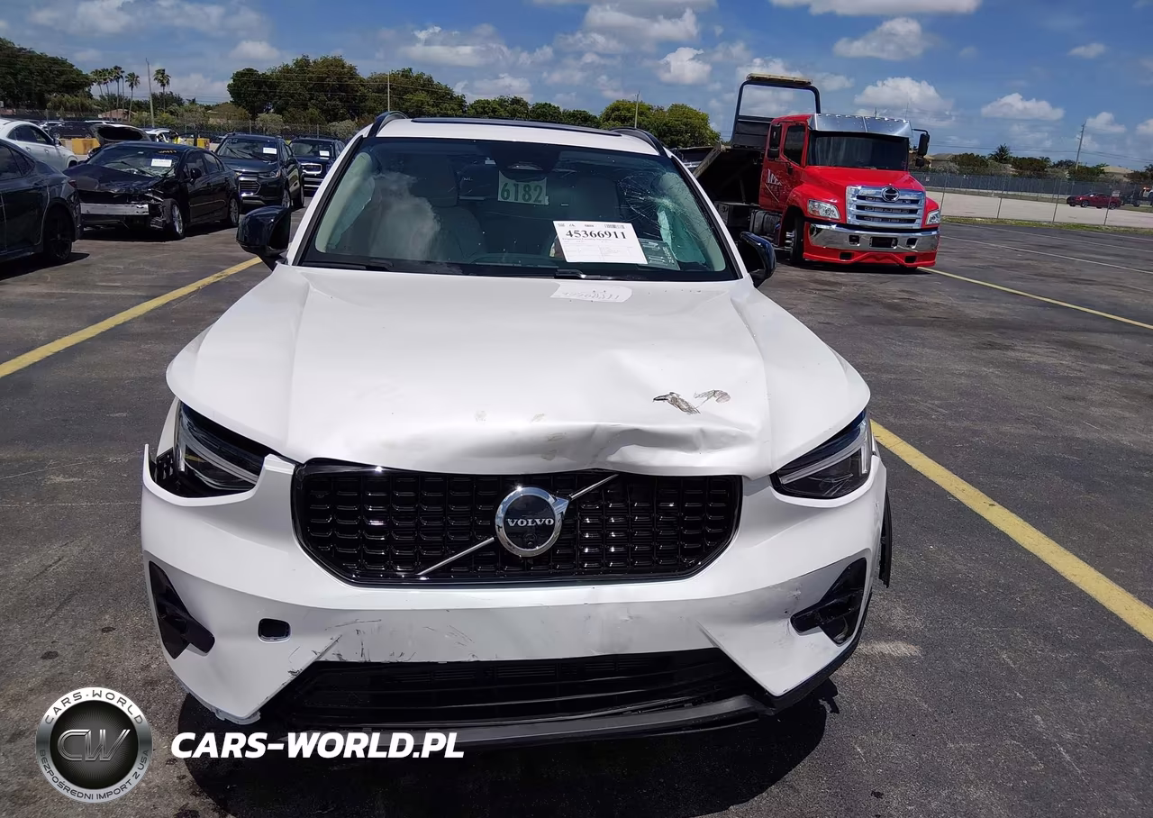 2026 Volvo Xc40 Plus, B5 Awd Gas (Mild Hybrid), Dark VIN:YV4L12UC9T2741781 - 12