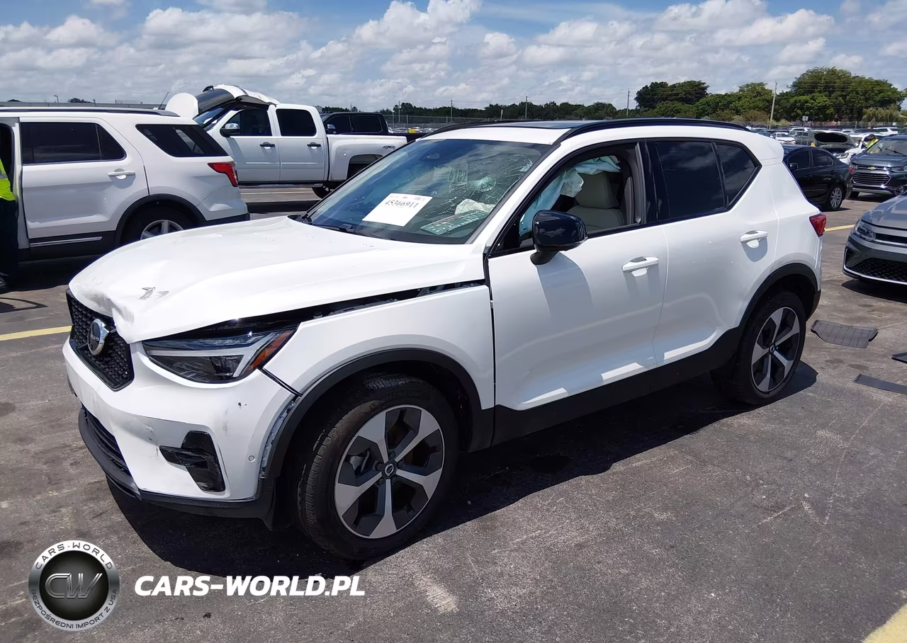 2026 Volvo Xc40 Plus, B5 Awd Gas (Mild Hybrid), Dark VIN:YV4L12UC9T2741781 - 2