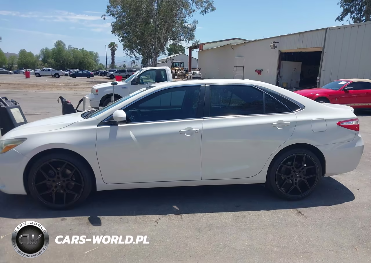 2017 Toyota Camry Xse VIN:4T1BF1FK1HU296345 - 15