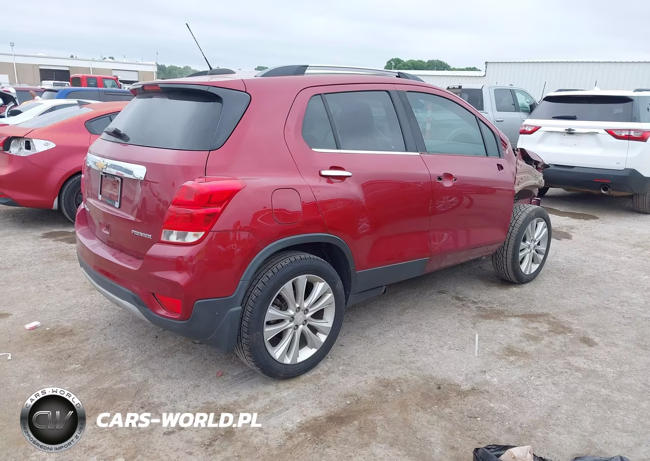 2019 Chevrolet Trax Premier VIN:3GNCJRSB2KL243447 - 4