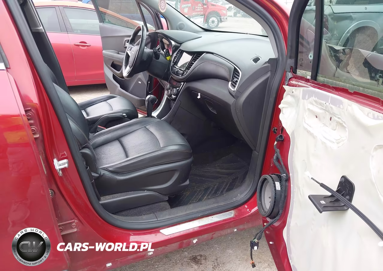 2019 Chevrolet Trax Premier VIN:3GNCJRSB2KL243447 - 5