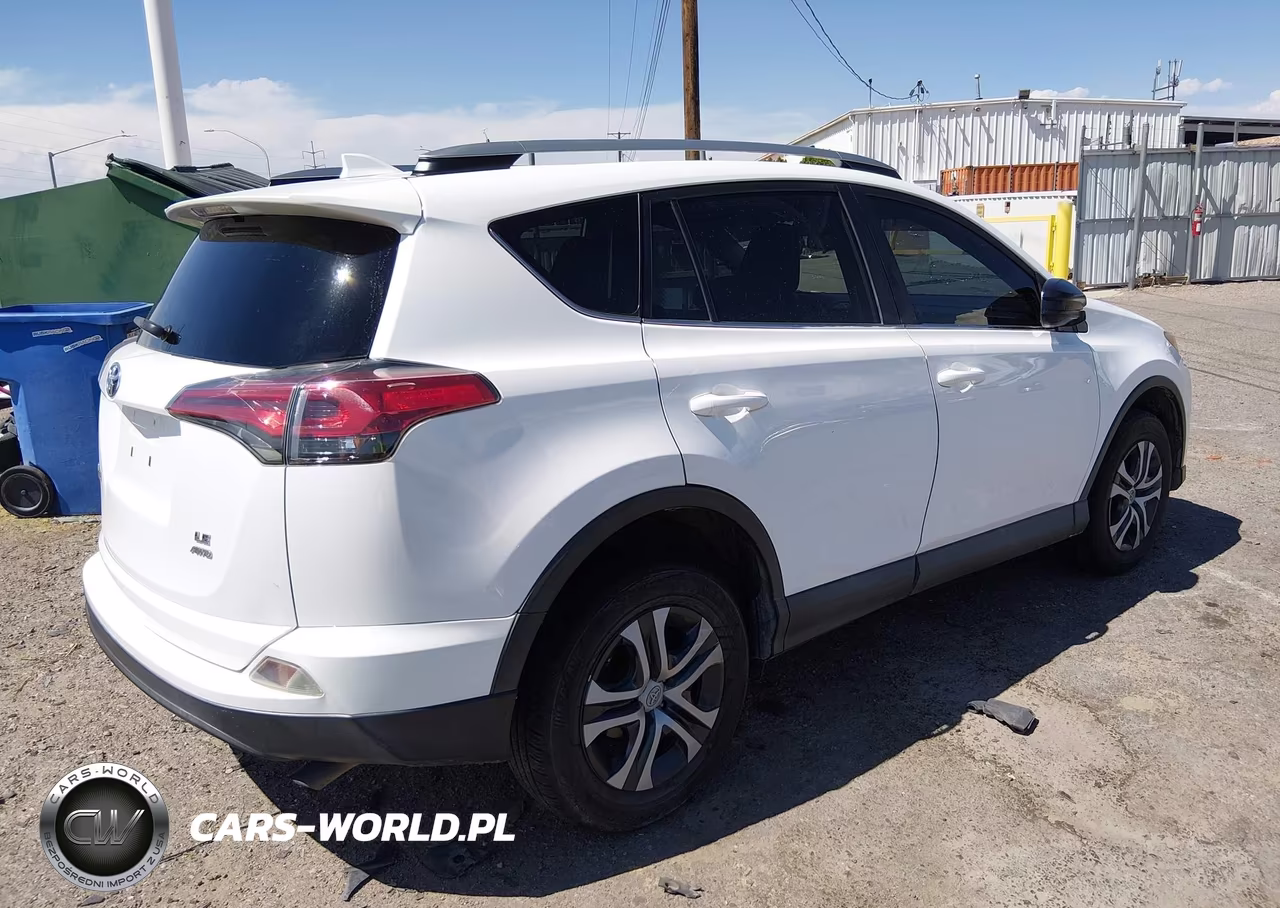 2017 Toyota Rav4 Le VIN:2T3BFREV5HW629972 - 4