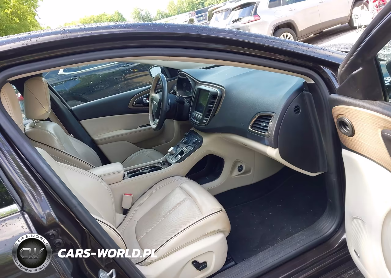 2015 Chrysler 200 C VIN:1C3CCCEG8FN618534 - 5