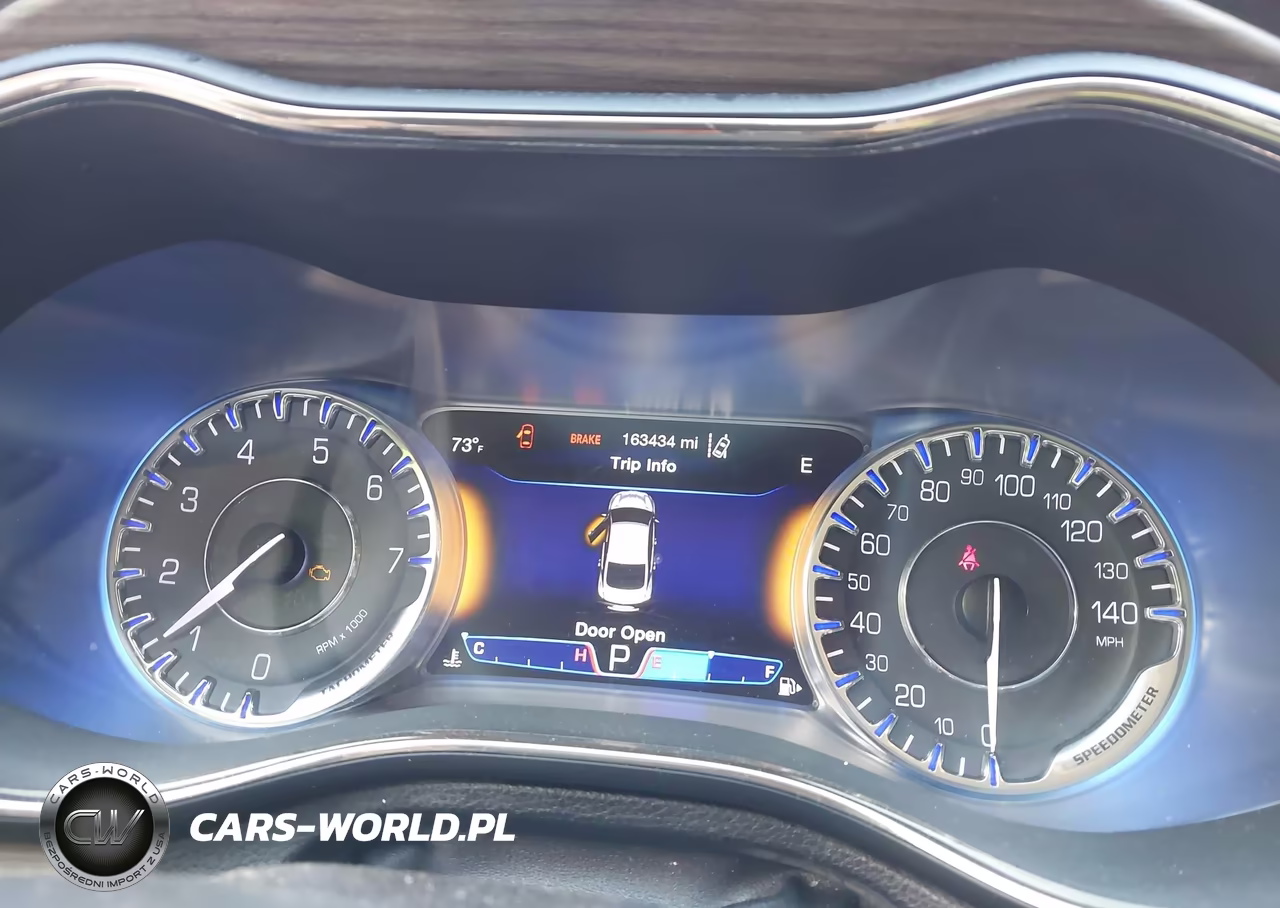 2015 Chrysler 200 C VIN:1C3CCCEG8FN618534 - 7