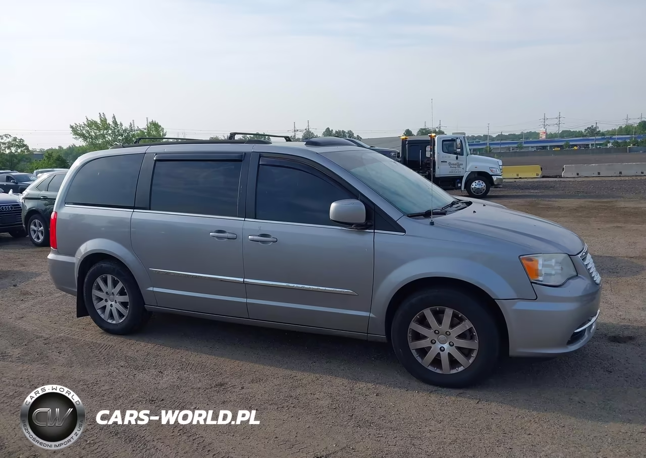 2016 Chrysler Town & Country Touring VIN:2C4RC1BG9GR148503 - 13