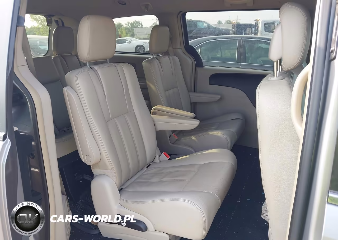 2016 Chrysler Town & Country Touring VIN:2C4RC1BG9GR148503 - 8