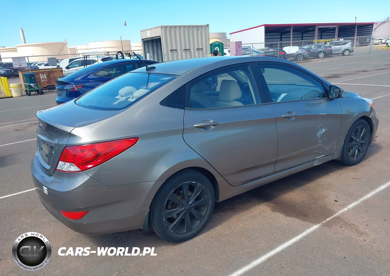 2014 Hyundai Accent Gls VIN:KMHCU4AE5EU753425 - 4
