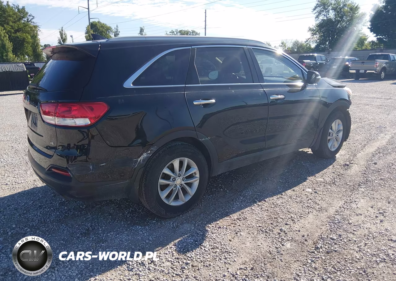 2018 Kia Sorento 3.3L Lx VIN:5XYPG4A5XJG339159 - 4