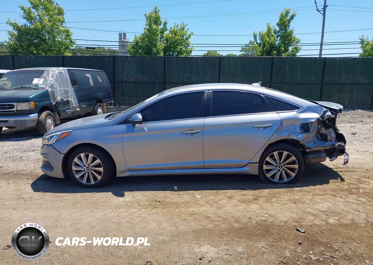 2015 Hyundai Sonata Sport VIN:5NPE34AF1FH032913 - 14