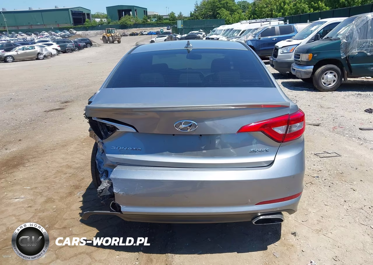 2015 Hyundai Sonata Sport VIN:5NPE34AF1FH032913 - 16