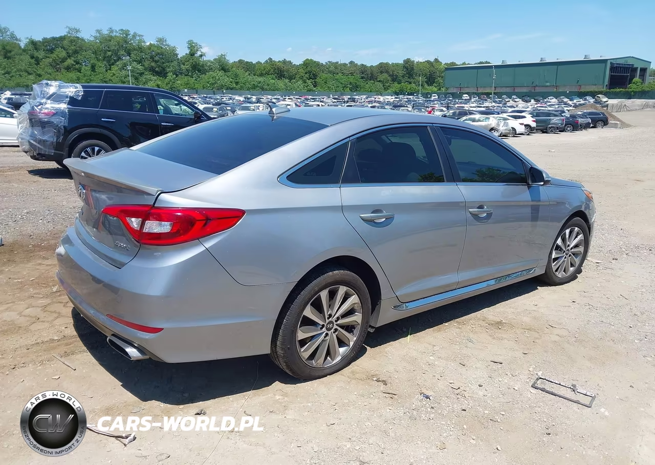 2015 Hyundai Sonata Sport VIN:5NPE34AF1FH032913 - 4