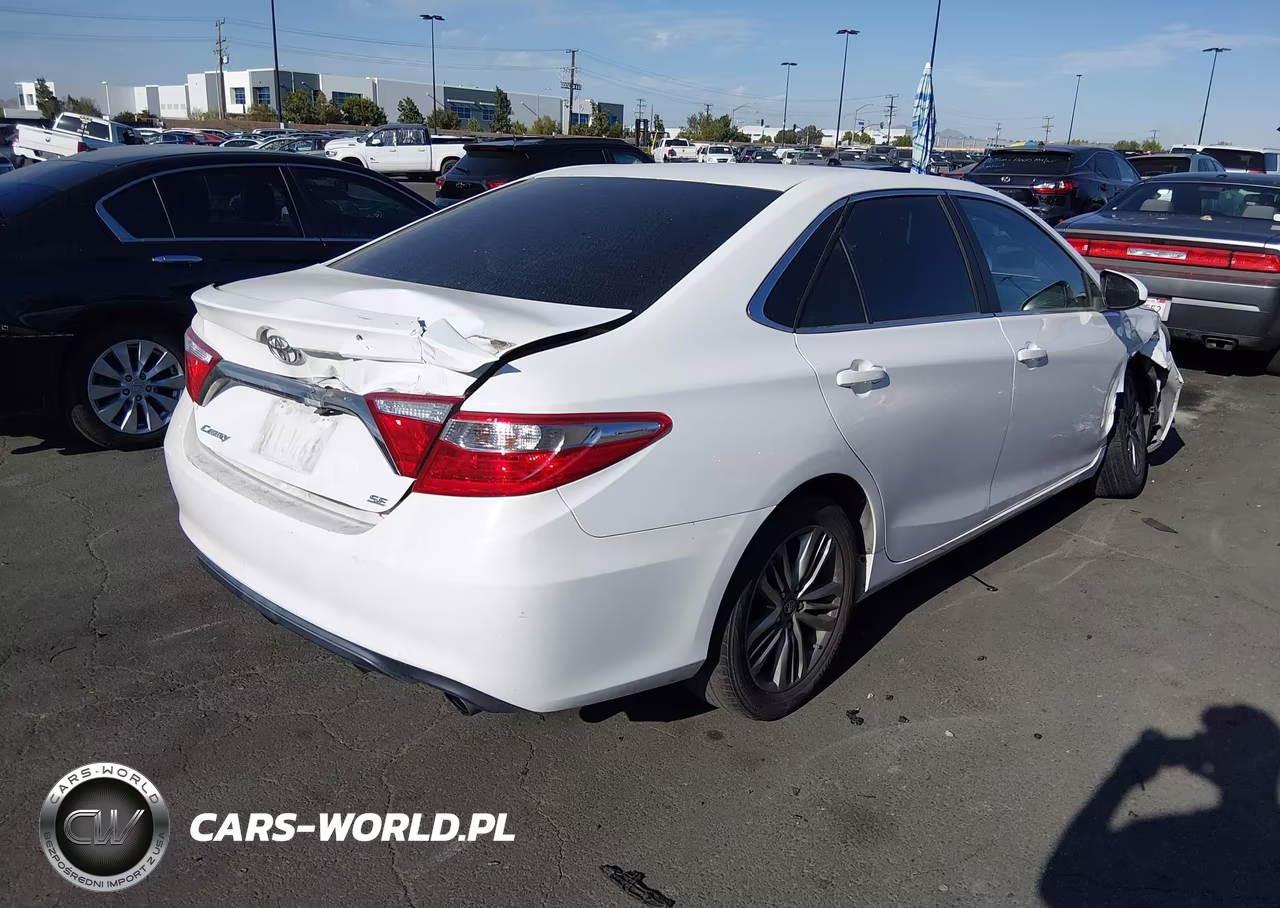 2016 Toyota Camry Se VIN:4T1BF1FK0GU236331 - 4