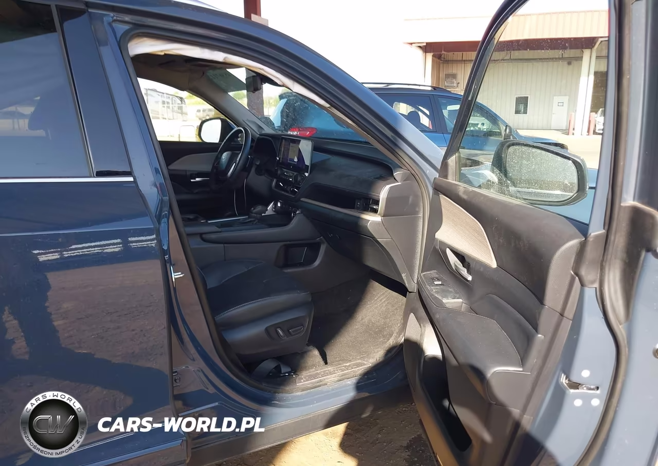 2024 Toyota Grand Highlander Platinum VIN:5TDAAAB53RS051812 - 5
