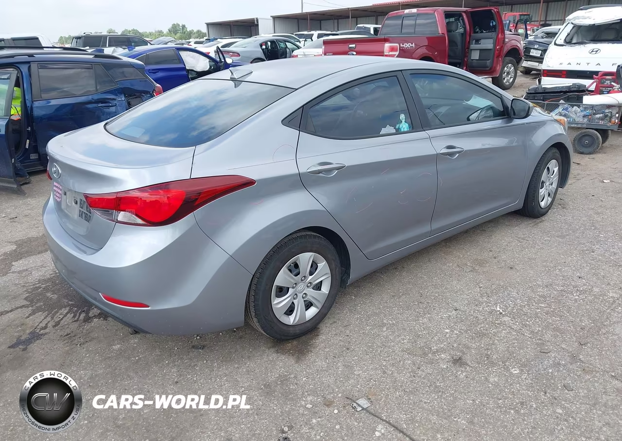 2016 Hyundai Elantra Se VIN:5NPDH4AE9GH784560 - 4