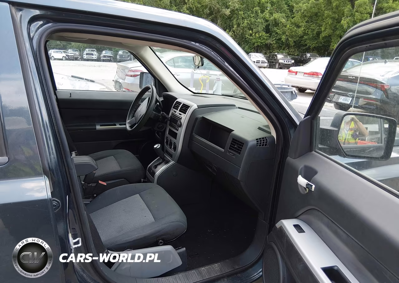 2008 Jeep Patriot Sport VIN:1J8FT28W58D654222 - 5