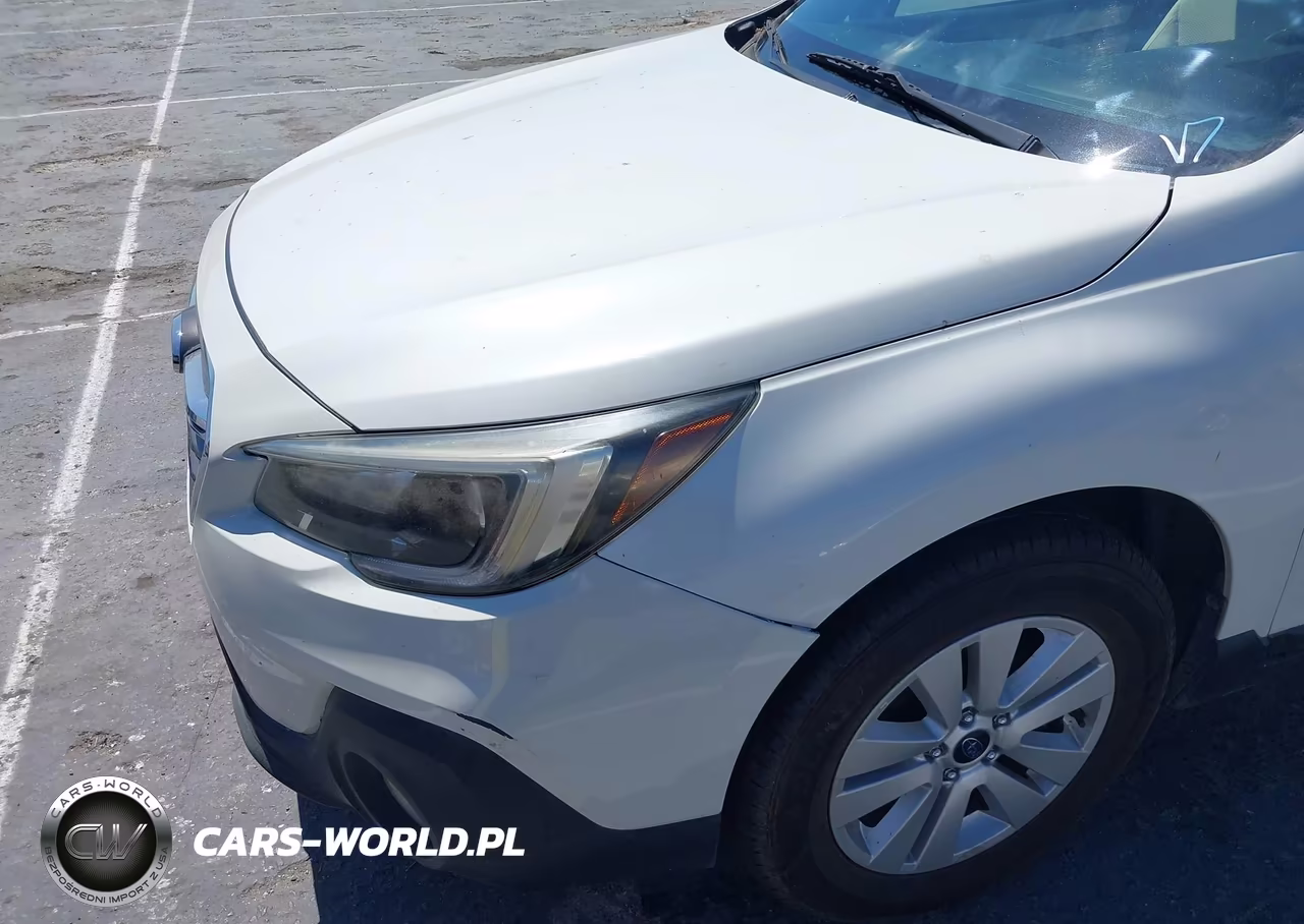 2018 Subaru Outback 2.5I Premium VIN:4S4BSACC3J3239441 - 18