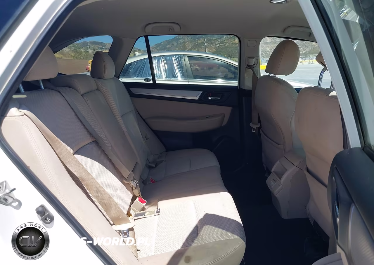 2018 Subaru Outback 2.5I Premium VIN:4S4BSACC3J3239441 - 8