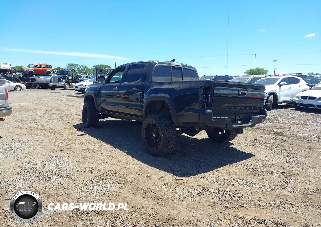 2017 Toyota Tacoma Trd Sport VIN:3TMCZ5ANXHM056482 - 3