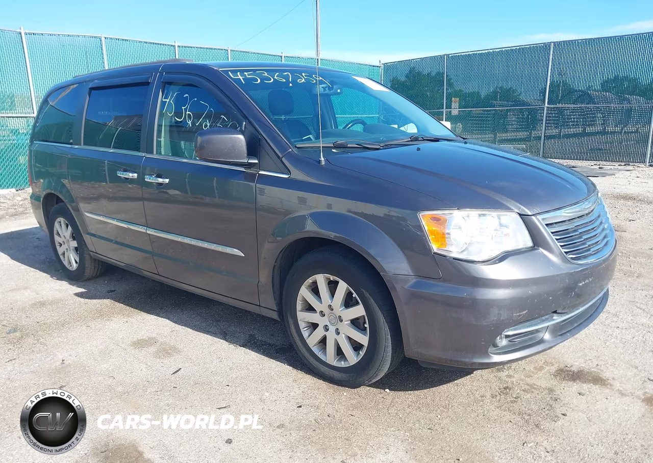 2015 Chrysler Town & Country Touring – zdjęcie 1 z 11
