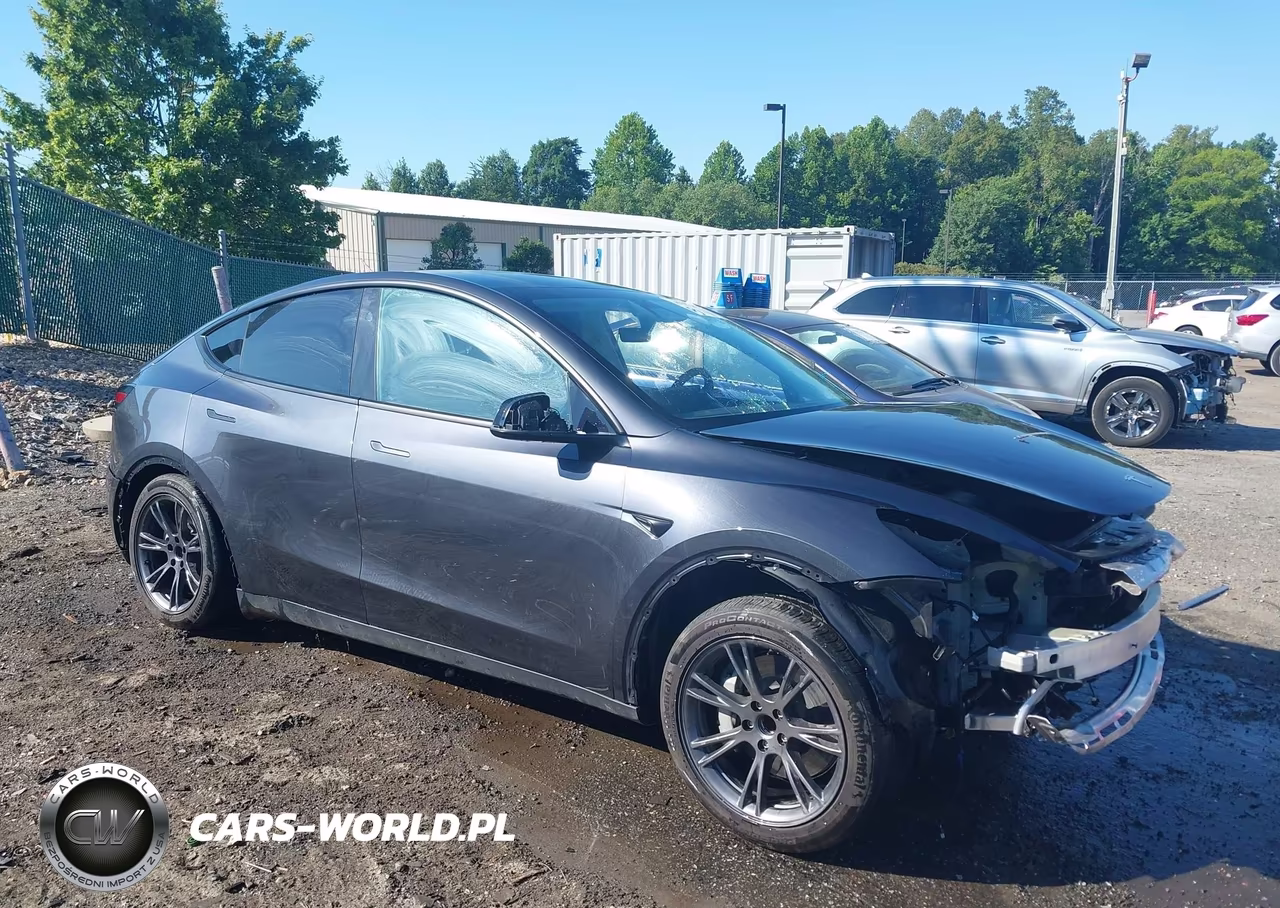2025 Tesla Model Y Long Range Dual Motor Rear-Wheel Drive – zdjęcie 1 z 21