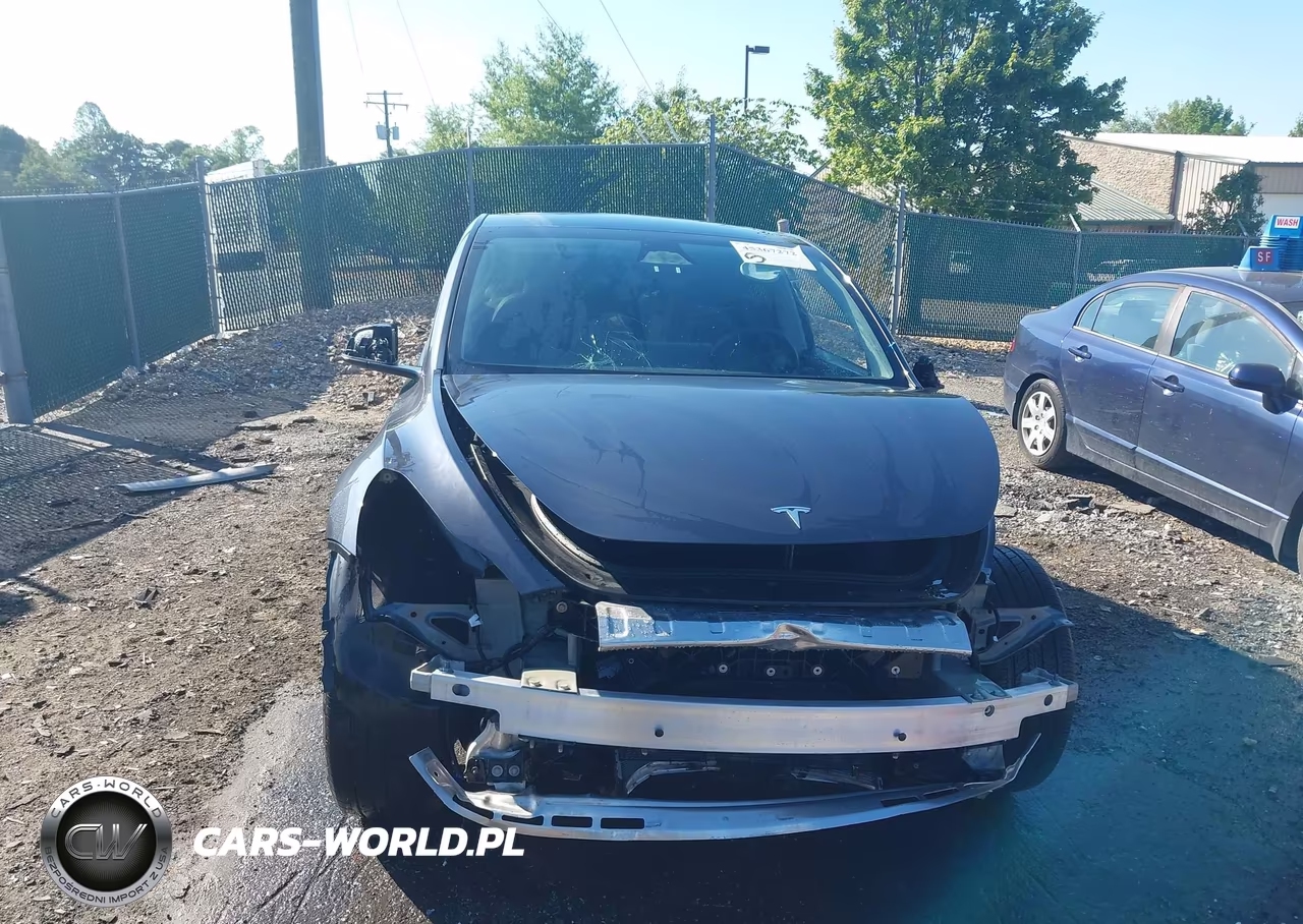 2025 Tesla Model Y Long Range Dual Motor Rear-Wheel Drive VIN:7SAYGDED1SF270640 - 13
