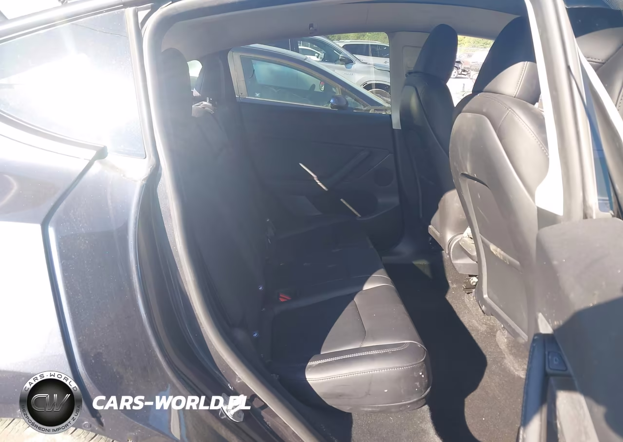 2025 Tesla Model Y Long Range Dual Motor Rear-Wheel Drive VIN:7SAYGDED1SF270640 - 8