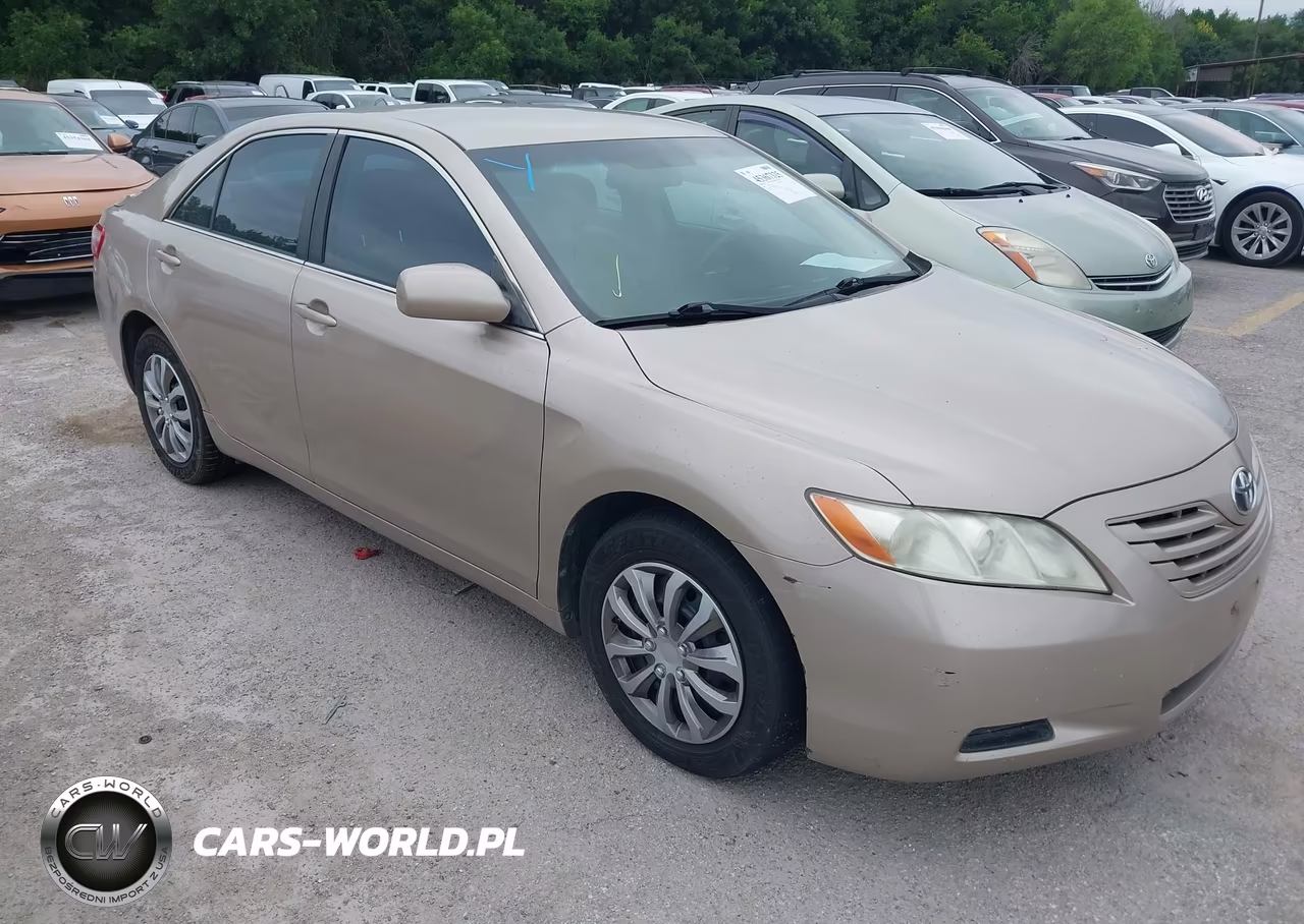 2009 Toyota Camry Le – zdjęcie 1 z 16