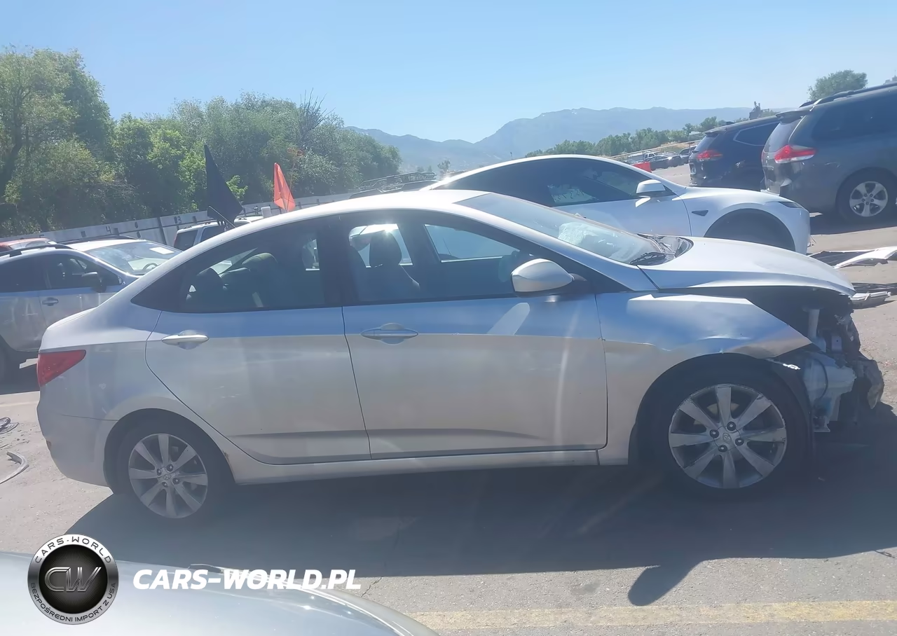2013 Hyundai Accent Gls VIN:KMHCU4AE8DU275144 - 14