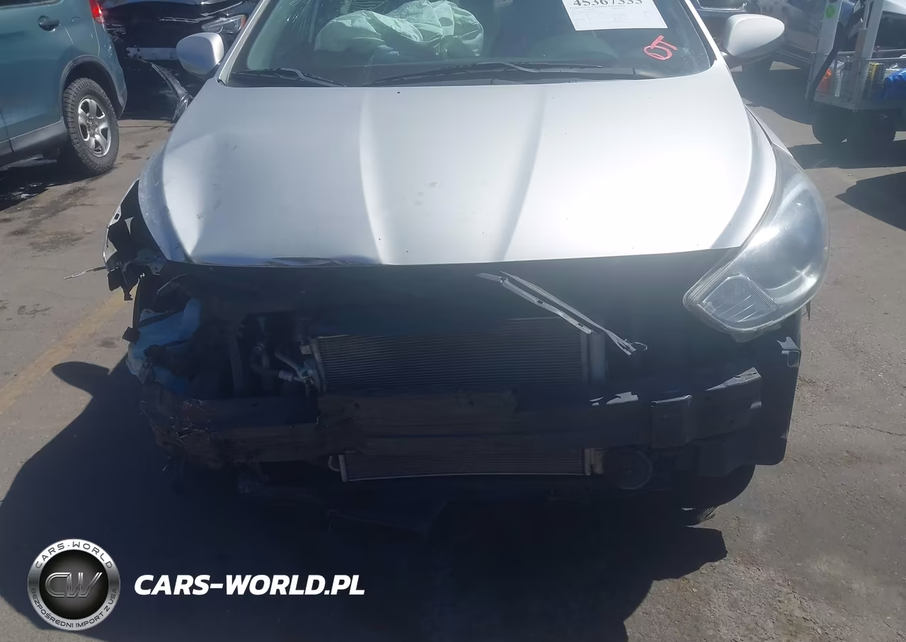 2013 Hyundai Accent Gls VIN:KMHCU4AE8DU275144 - 6