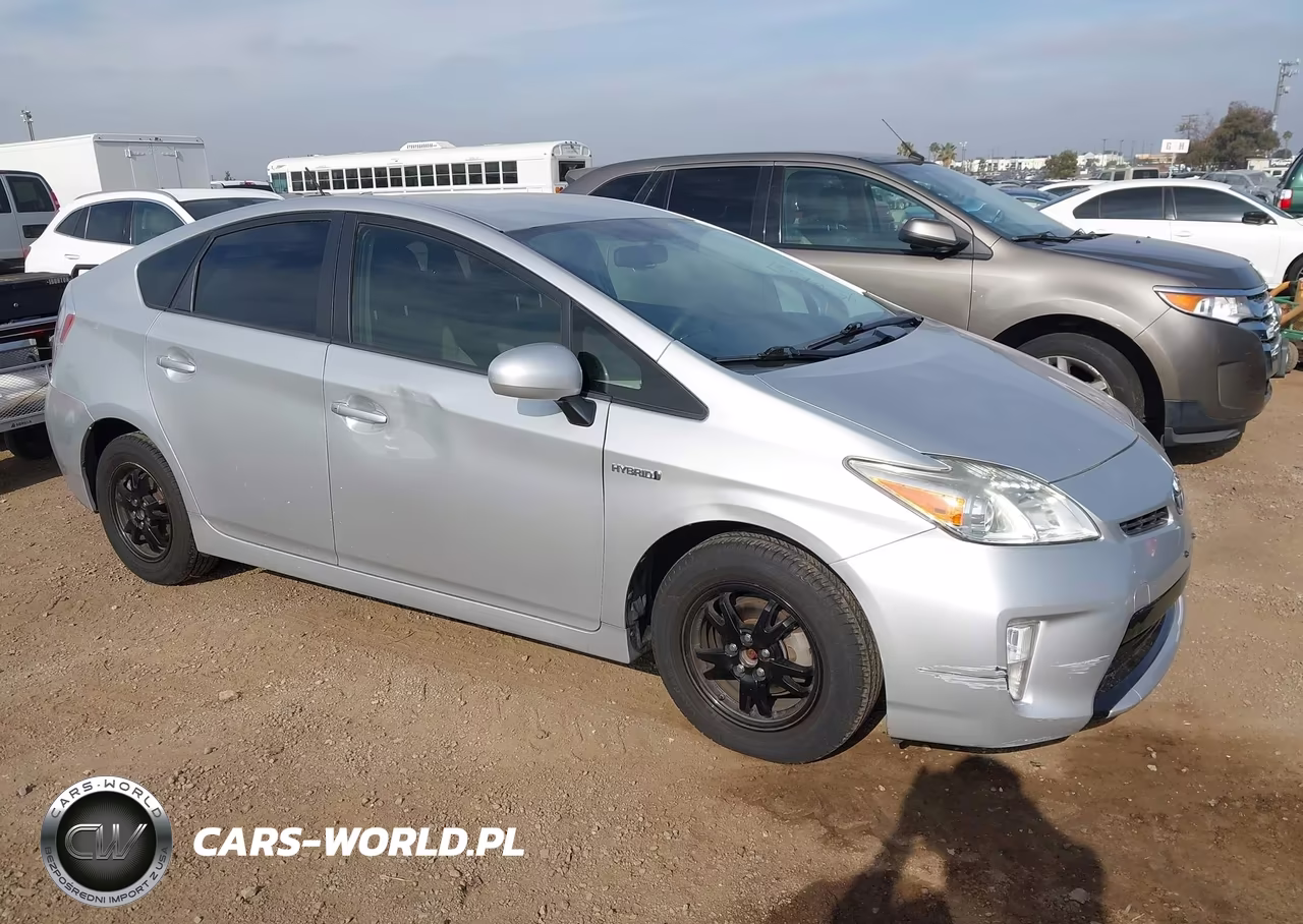 2014 Toyota Prius Three – zdjęcie 1 z 16
