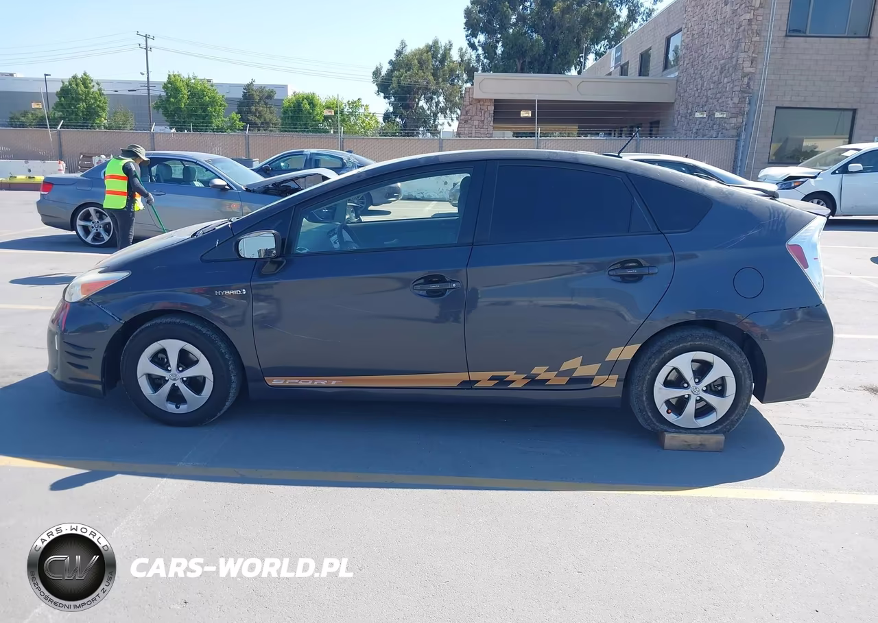 2015 Toyota Prius Four VIN:JTDKN3DU8F0419439 - 17