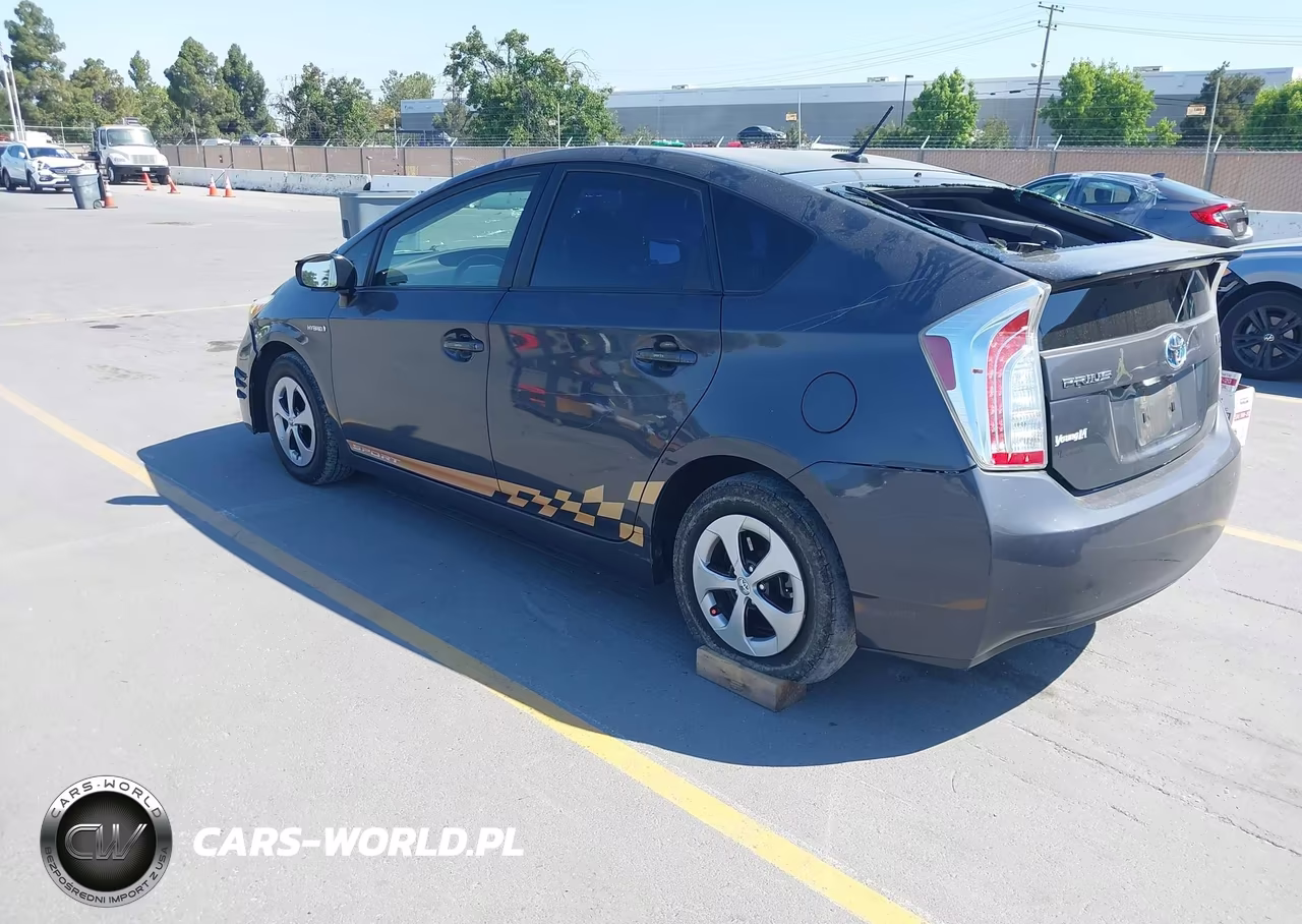 2015 Toyota Prius Four VIN:JTDKN3DU8F0419439 - 3