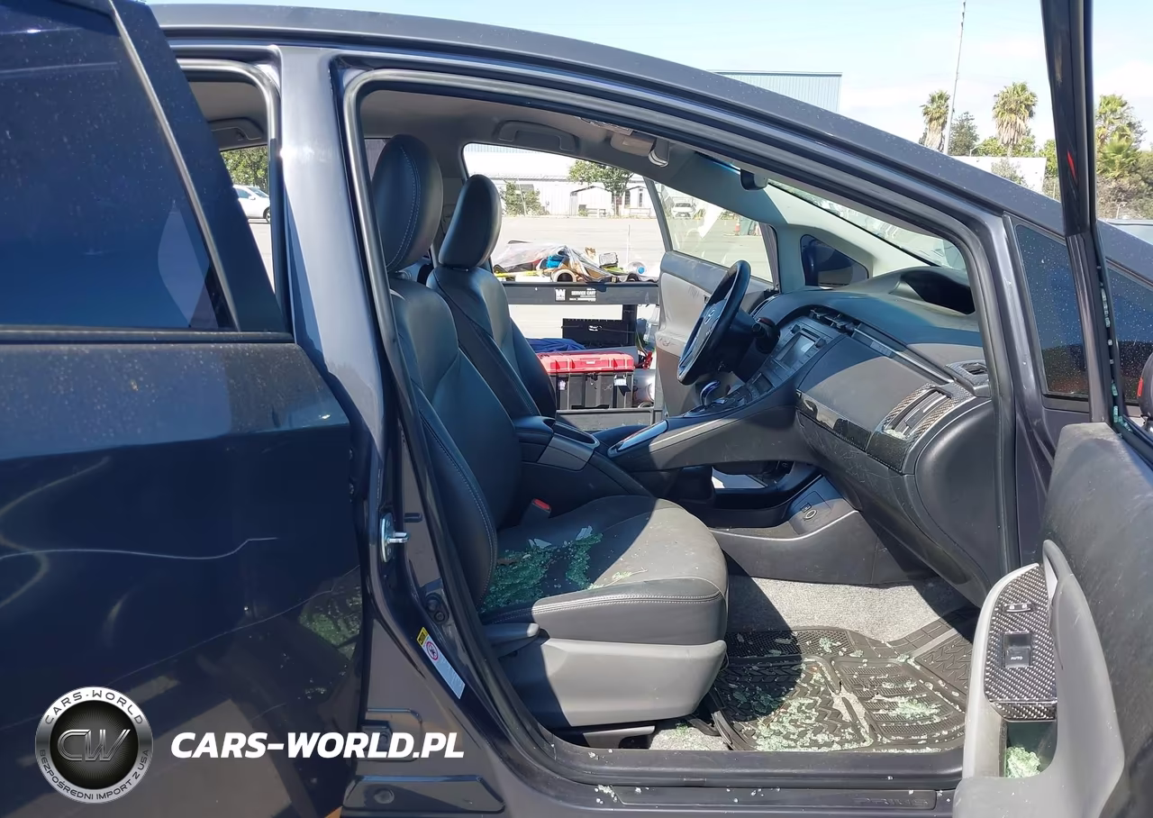 2015 Toyota Prius Four VIN:JTDKN3DU8F0419439 - 5