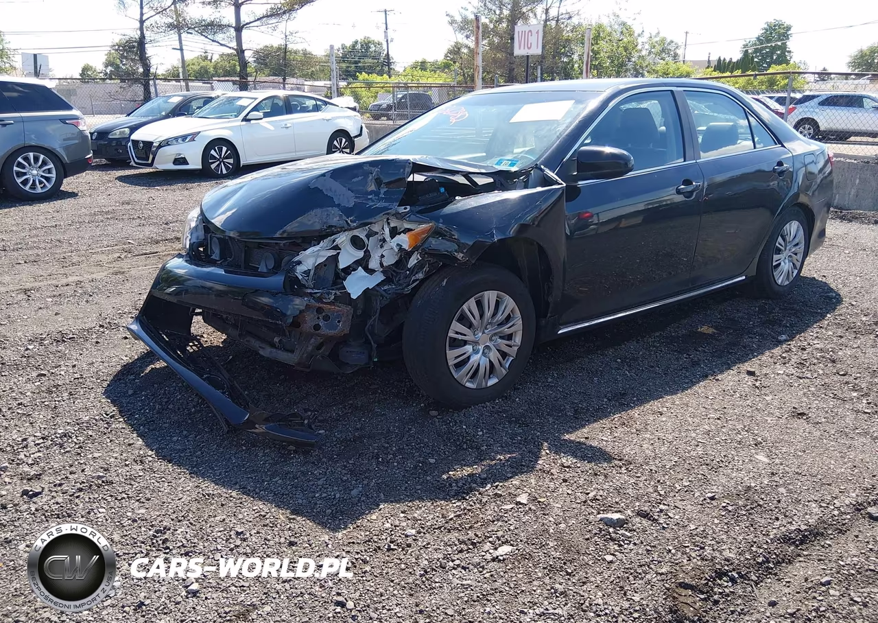 2014 Toyota Camry Hybrid Le VIN:4T1BD1FK4EU124151 - 2